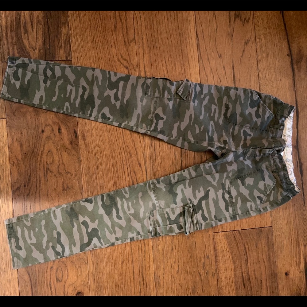 Camo girls pants